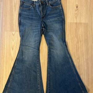 Wrangler Women's Dark Blue Flare Jeans Size 29x30 NWT!